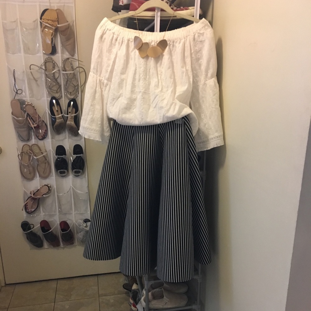 Loft💗 💗blouse - Picture 2 of 8
